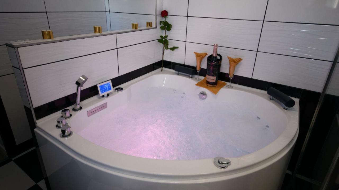 Mv Suite & Spa Reims Esterno foto